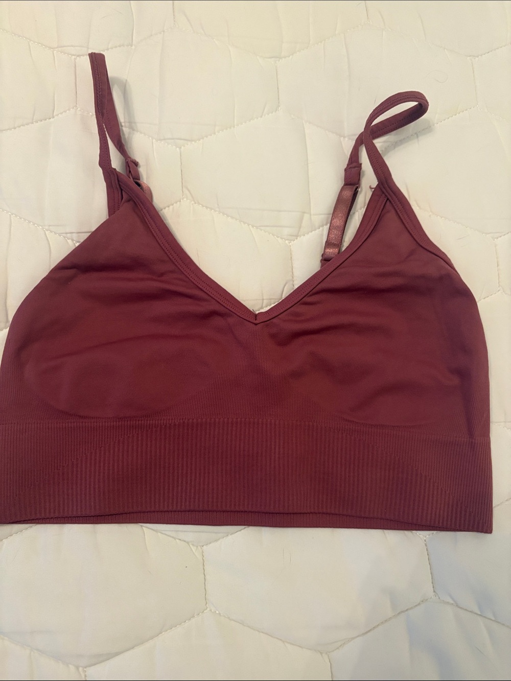 Balance Athletica Seamless V-Neck - Burgundy. Small